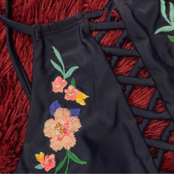 Hollister® Be the Sunshine Navy Blue Embroidered  Floral Strappy Swim Top S - Picture 2 of 11